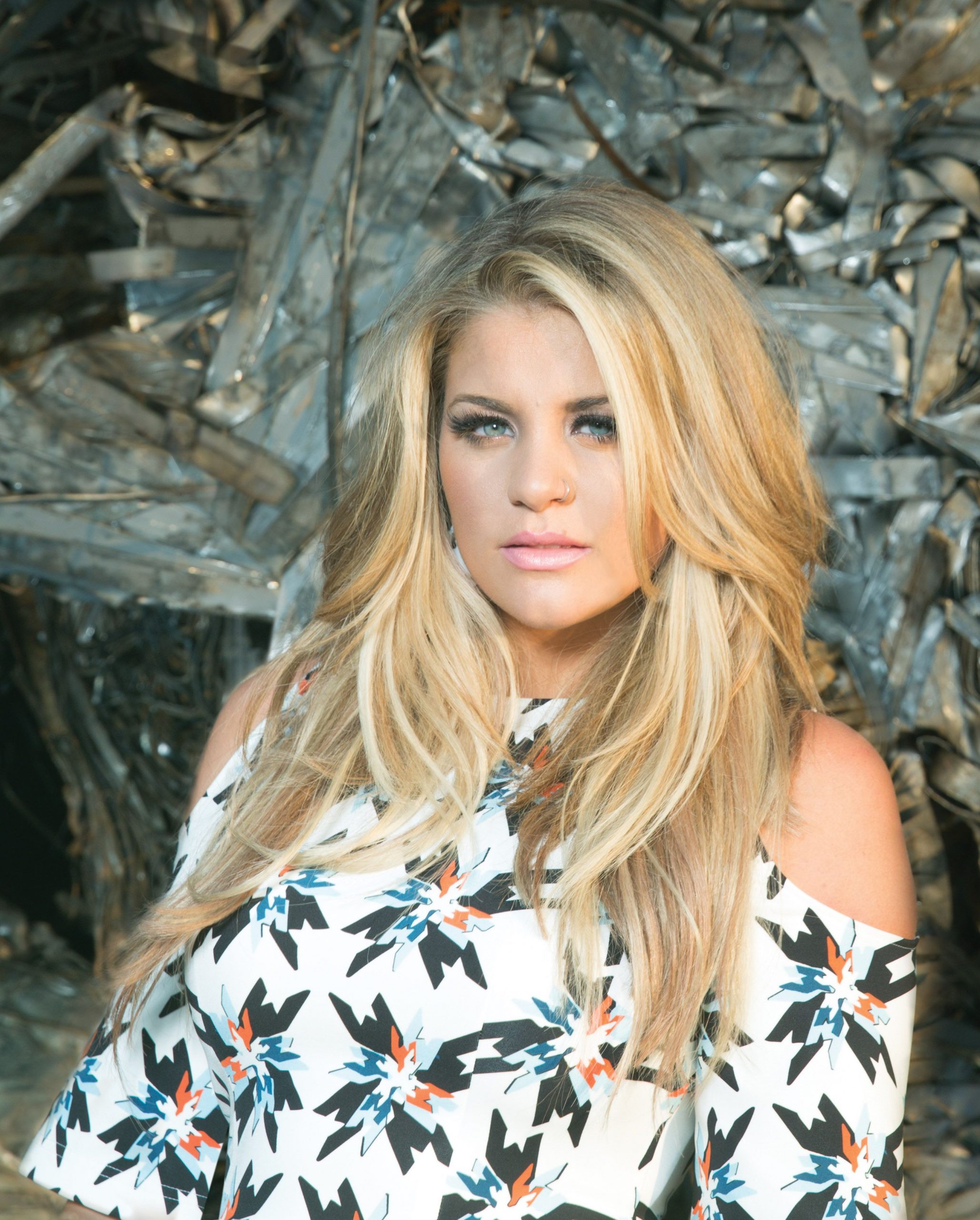 LAUREN ALAINA WRITES AND RECORDS EXCLUSIVE TRACK FOR ESPN