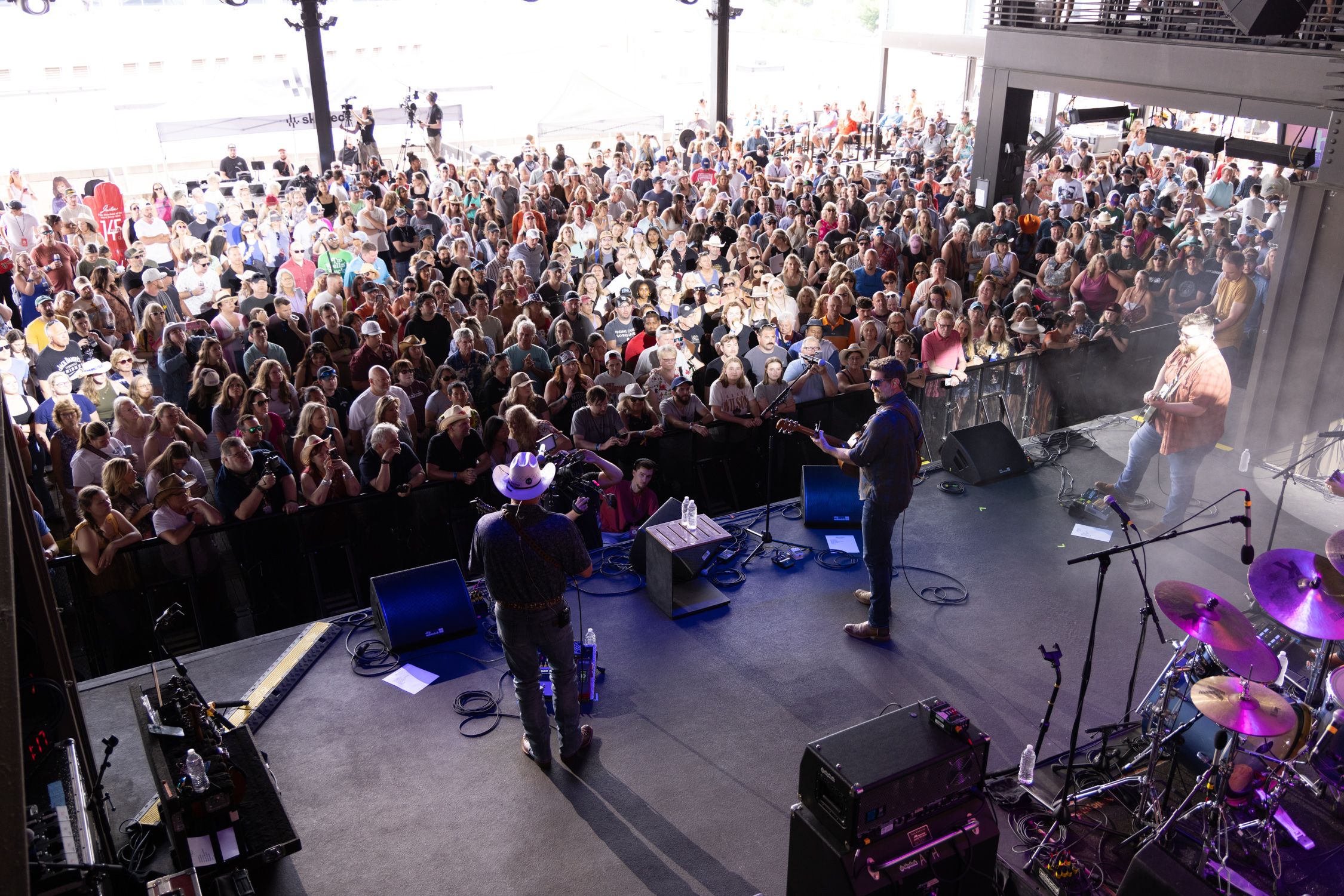 UMG NASHVILLE TAKEOVER AT SKYDECK ON BROADWAY WRAPS FOUR DAYS OF LIVE PERFORMANCES AND EXCLUSIVE FAN EVENTS WITH 25 ARTISTS AND OVER 40 EVENTS
