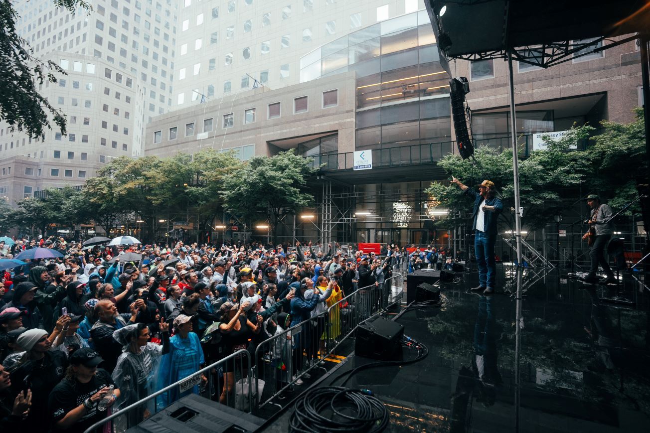 TYLER HUBBARD HONORS AMERICA’S FALLEN HEROES WITH PERFORMANCE AT TUNNEL TO TOWERS EVENT