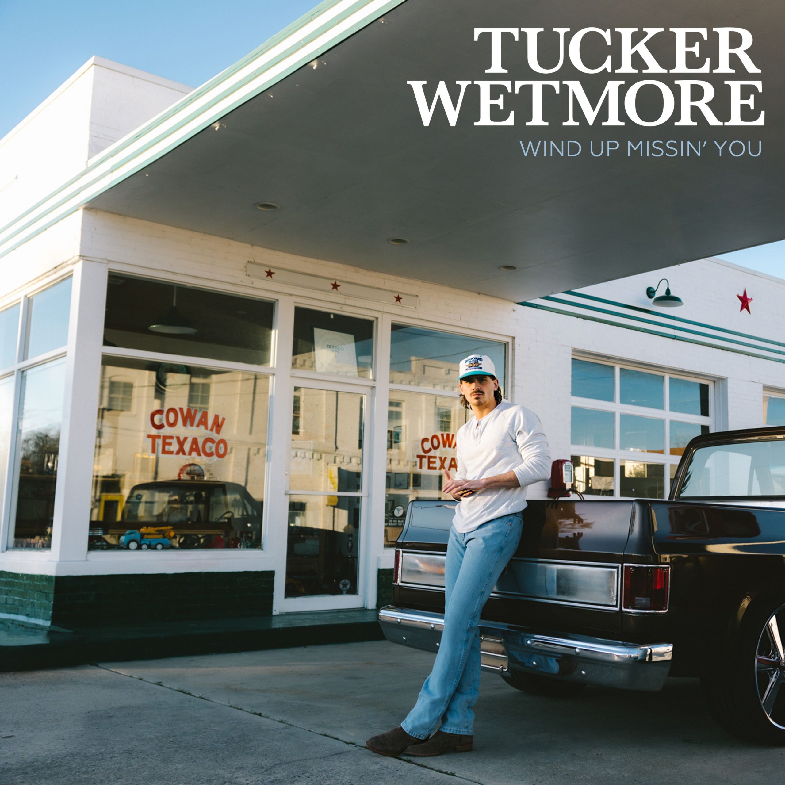 TUCKER WETMORE HITS NO.1 ON UK COUNTRY RADIO CHART WITH DEBUT SINGLE “WIND UP MISSIN’ YOU”